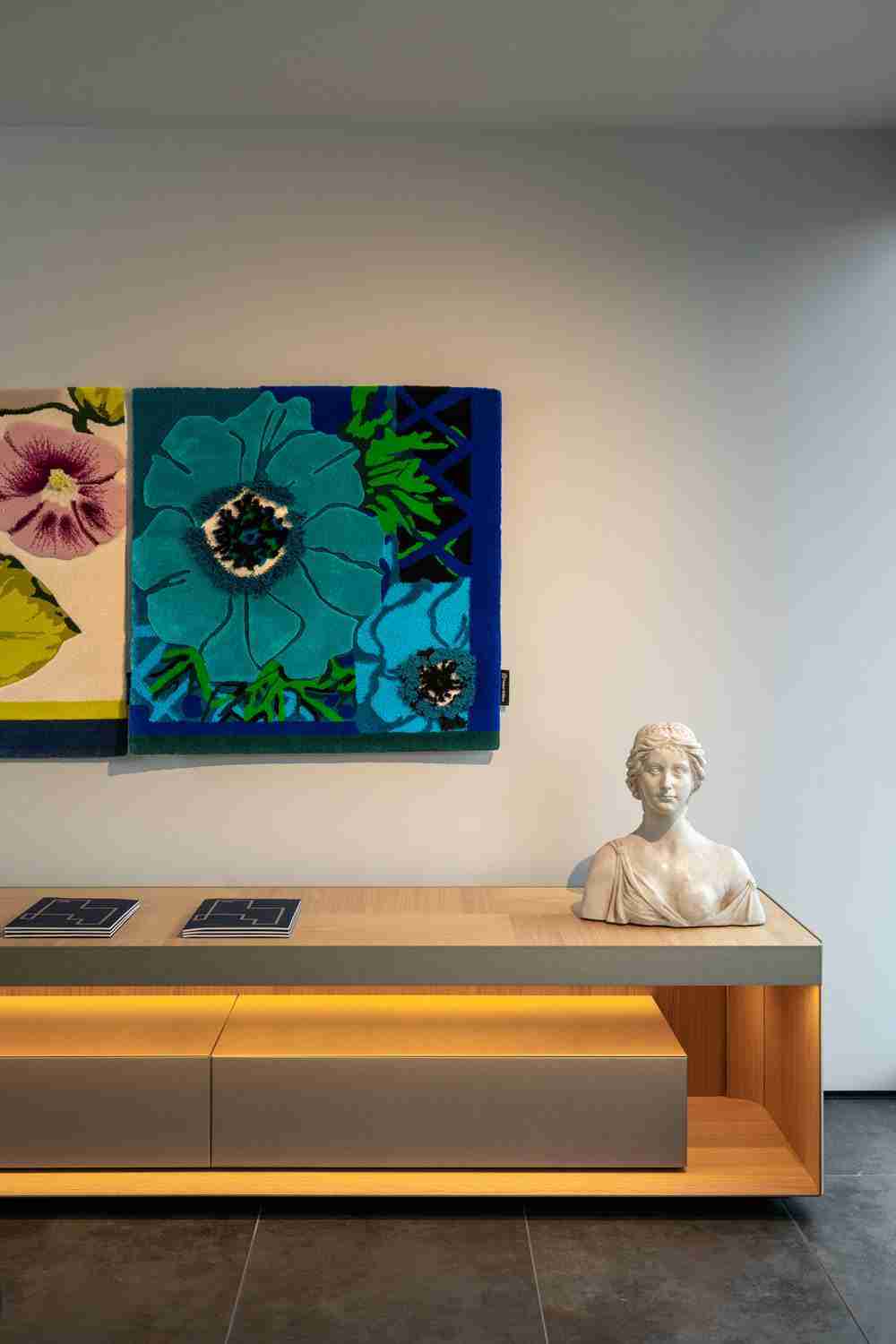 Showroom interior design Padenghe sul Garda Devincenti